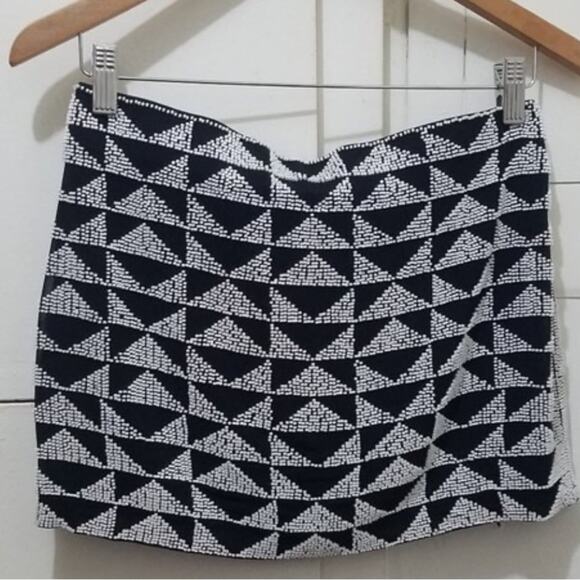 NWT Zara Monochrome Geometric Beaded size XS woman mini Skirt - Picture 4 of 8